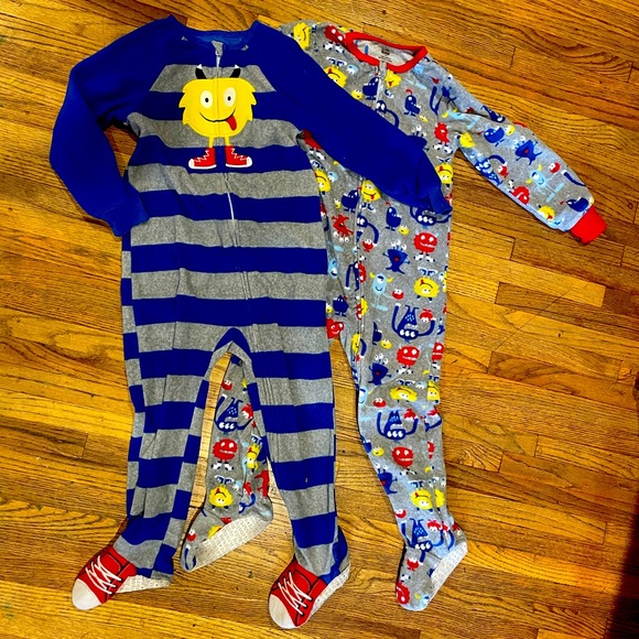 Toddler monster footed jammies ⭐️3 for $15⭐️4 for $16⭐️5 for $18 - Picture 1 of 2